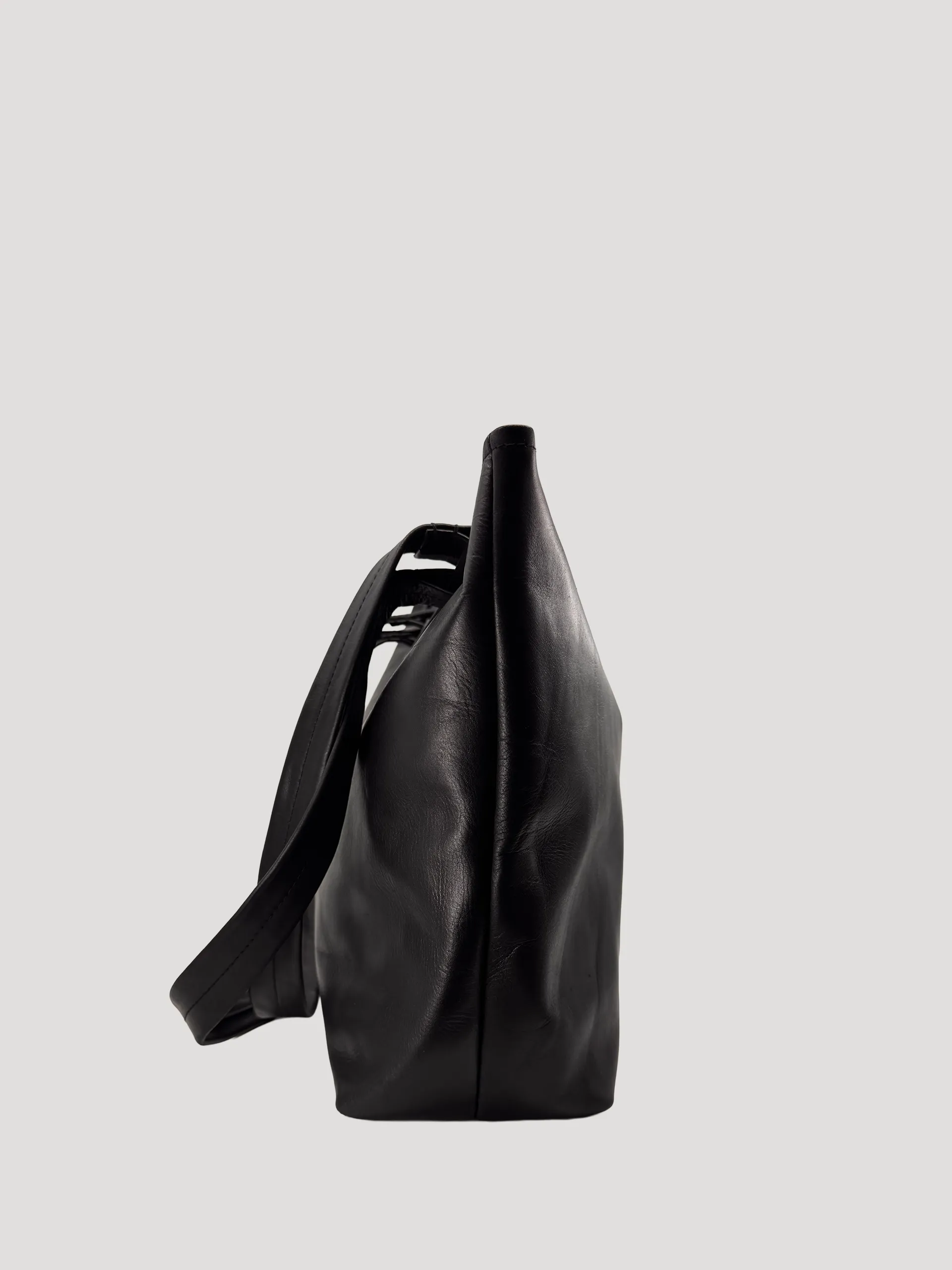 Hull Rita Black Side