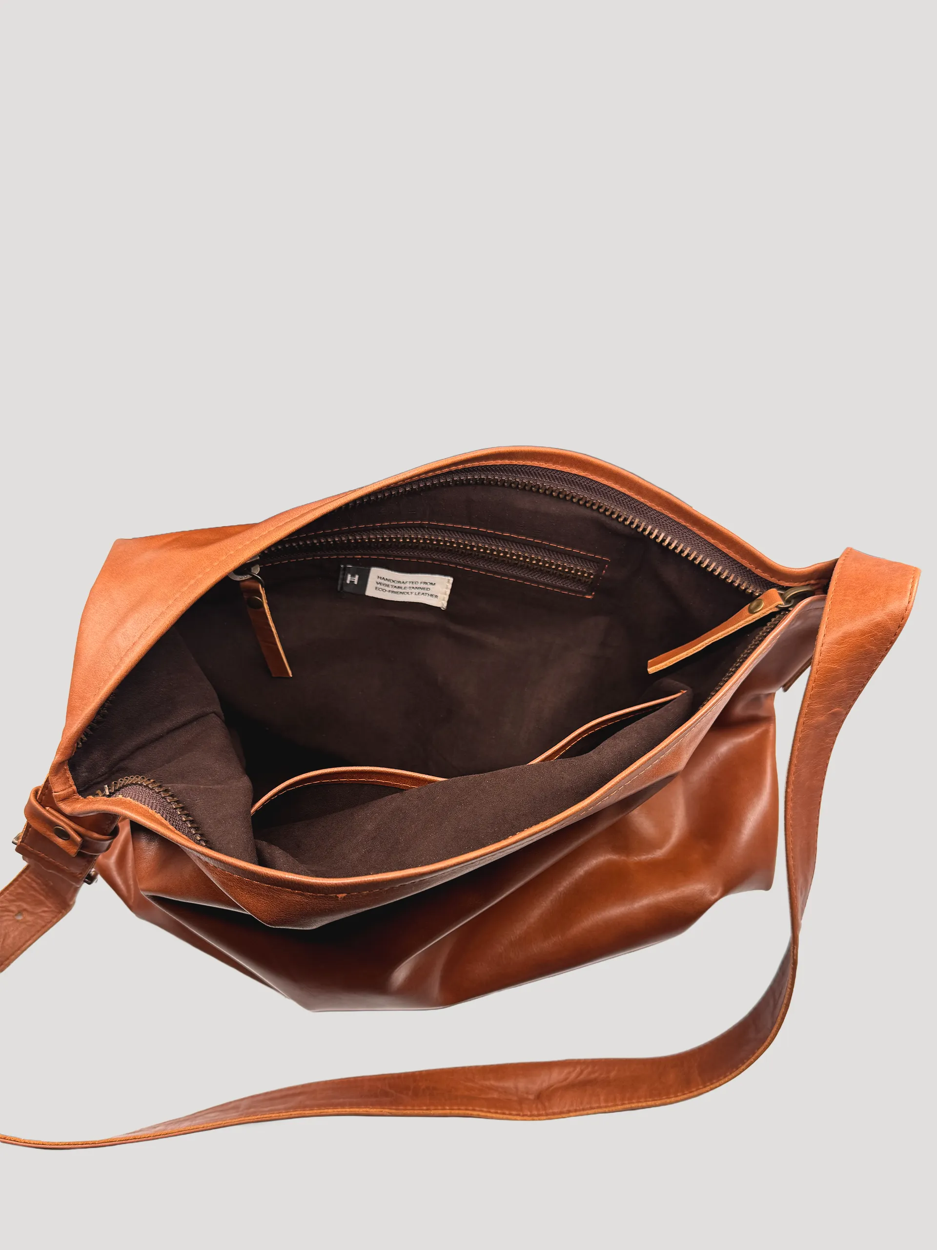 Hull Lily Cognac Inside