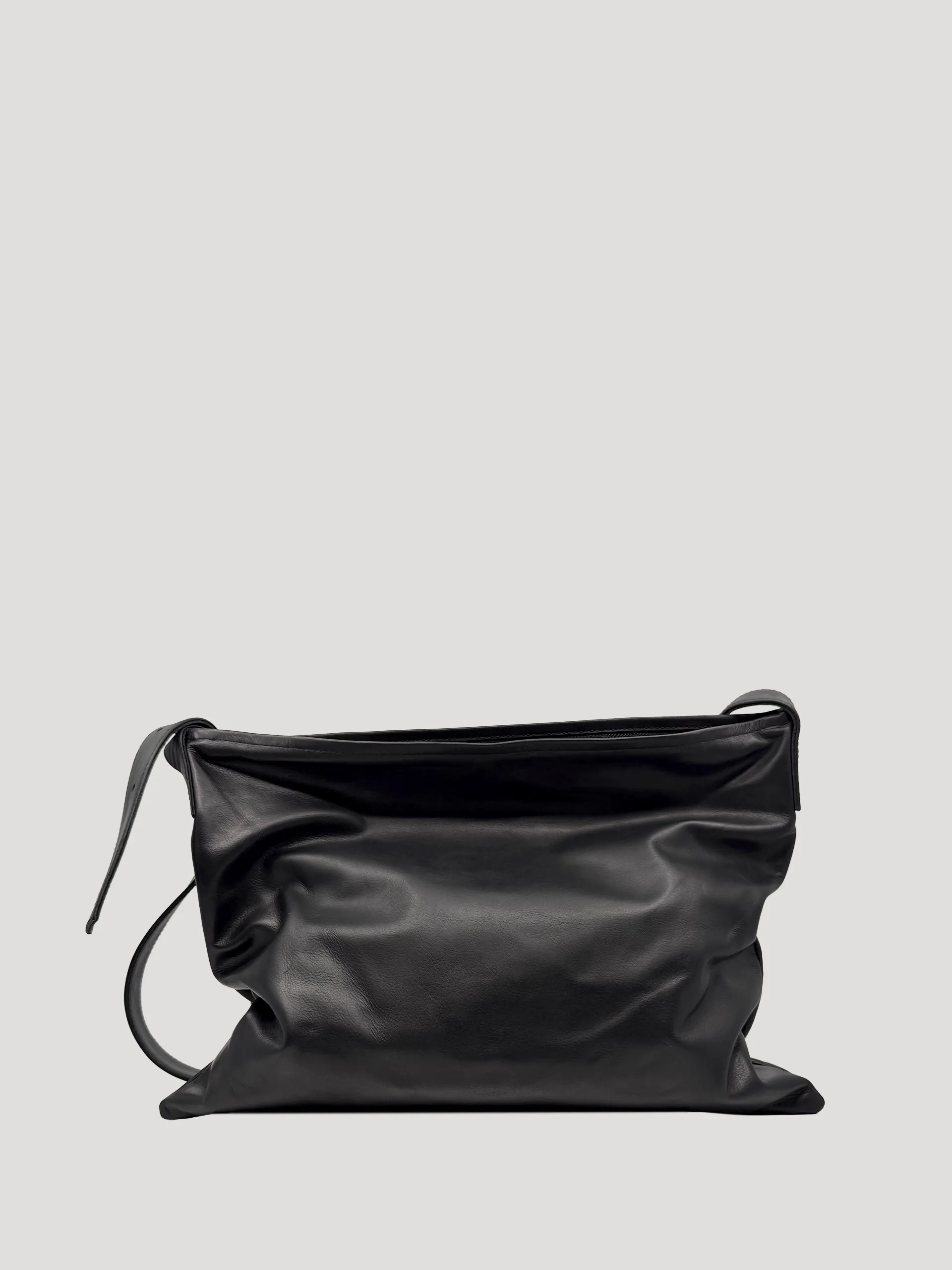 Hull Lily Midnight Front